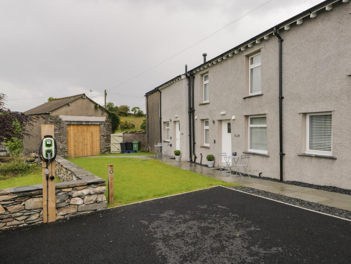Oxen Park Farm Cottage Ulverston Exteriör bild