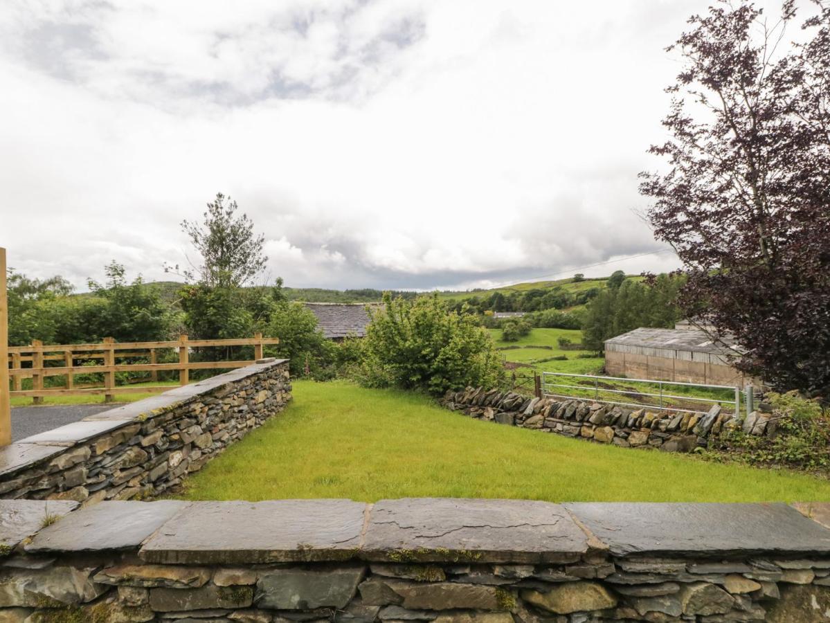 Oxen Park Farm Cottage Ulverston Exteriör bild
